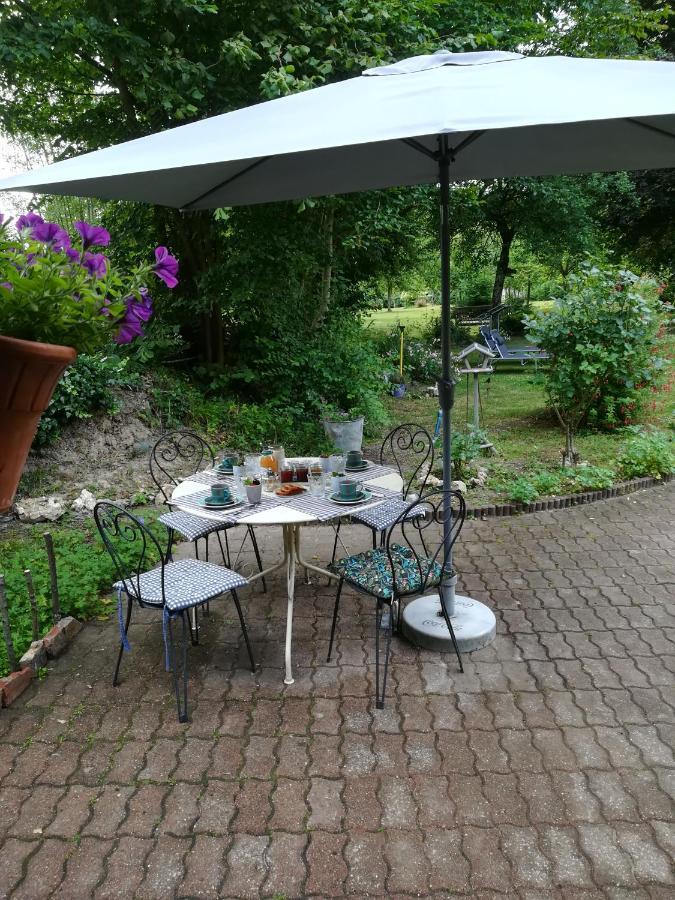 Lait & Lit Bed & Breakfast Triqueville Bagian luar foto